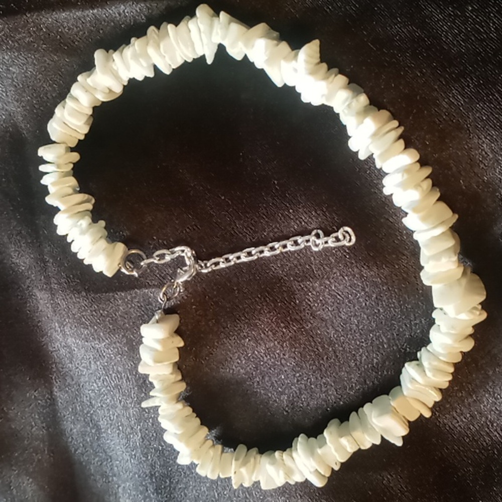 Sea foam green shell necklace 16+2 inches long